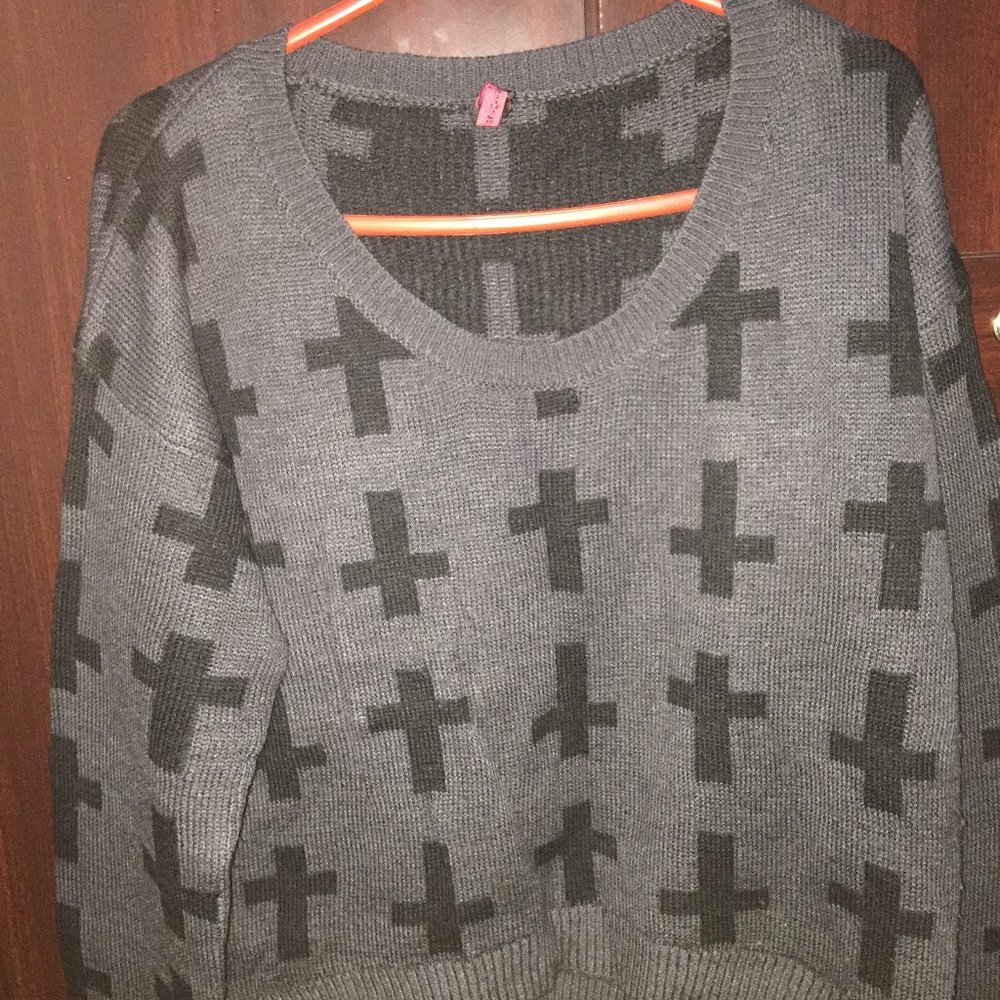 Women's dark grey sweater